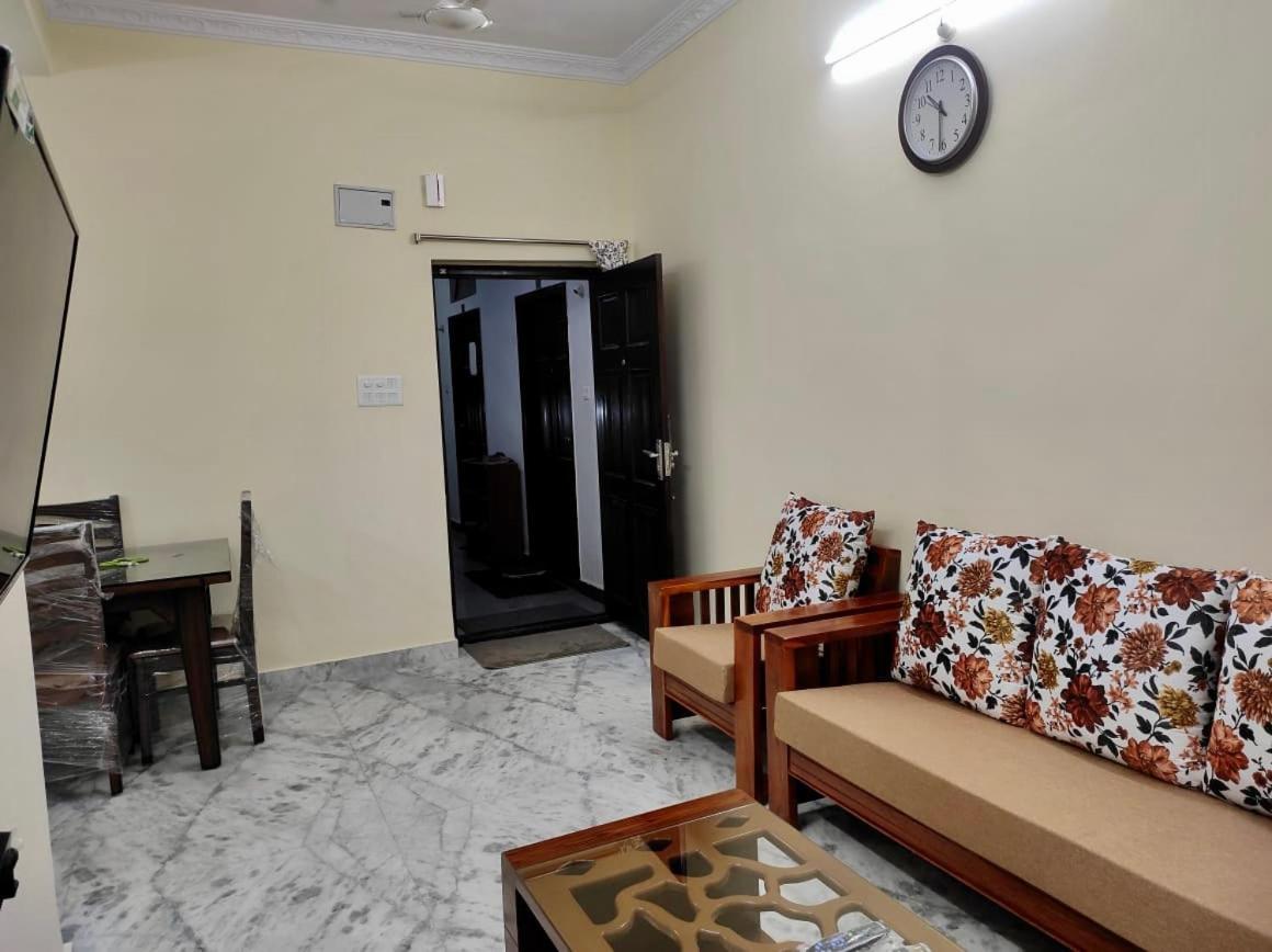 Home To Explore Food, History & Shopping Hyderabad Exteriör bild