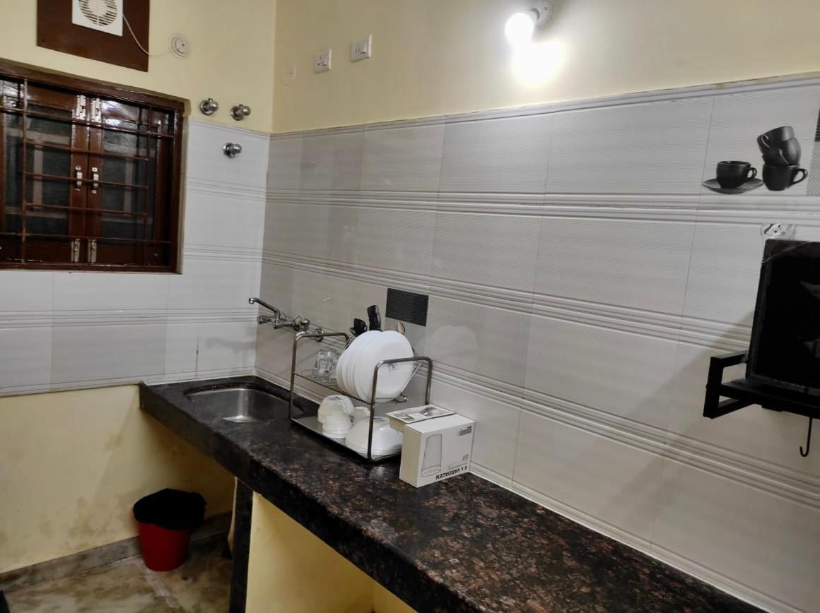 Home To Explore Food, History & Shopping Hyderabad Exteriör bild